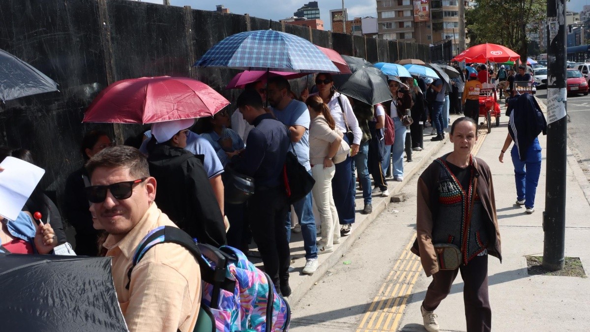 Foto referencial de ecuatorianos en una de las principales calles de la ciudad (API)