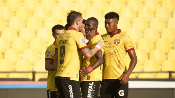 Los jugadores de Barcelona SC fueron al lugar donde falleció Mario Pineida. (API)