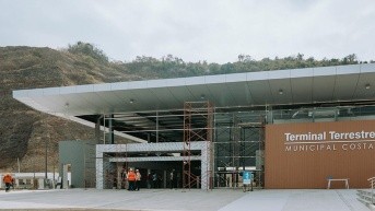 El Municipio invirtió más de USD 10 millones en la construcción de la Terminal Terrestre Costa y estima atender hasta a unos 10 000 usuarios al día. (Cortesía)