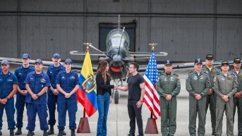 El pasado 5 de noviembre de 2025, Daniel Noboa recorrió la Base de Manta con la secretaria de Seguridad Nacional de Estados Unidos, Kristi Noem. (Flickr de la Presidencia de la República)