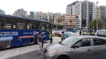 Siniestro de tránsito en la Plaza Argentina, norte de Quito. (AMT)