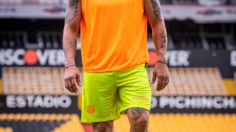 Pineida, de 33 años, nació en Santo Domingo de Los Tsáchilas. (Instagram @donpine)