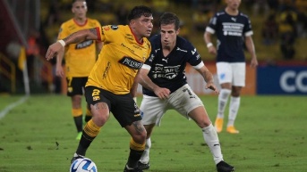 Mario Pinedia en un partido con Barcelona SC (Foto: Internet)