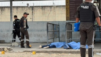 Según información preliminar, sujetos abrieron fuego de manera indiscriminada. (Ecuavisa)
