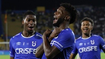 José Fajardo celebra el tercer tanto de la U Católica en la final de la Copa Ecuador ante Liga de Quito. (API)