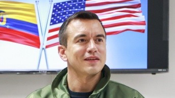 El presidente de la República, Daniel Noboa, junto con la secretaria de Seguridad Nacional de los EE.UU., Kristi Noem, recorrieron las instalaciones de la Base de Manta. (Presidencia de la República)