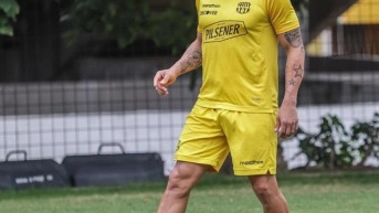 Mario Pineida fue asesinado en los exteriores de una carnicería en Samanes 4, norte de Guayaquil. (Redes sociales)