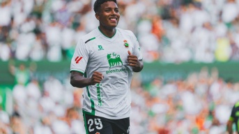 Jeremy Arévalo lleva ocho goles en 18 partidos con el Racing de Santander en la segunda división de España. (Redes sociales)
