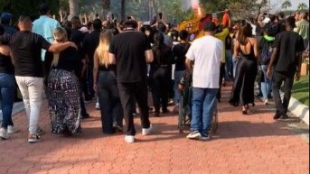 Foto del masivo velorio organizado en un camposanto de Daule por el asesinato de Mario Pineida. (Redes sociales)