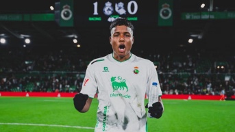 Jeremy Arévalo va a firmar con el Stuttgart de Alemania para el 2026. (Redes sociales)