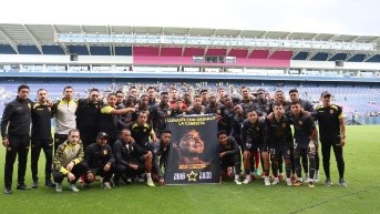 Barcelona SC hizo un emotivo homenaje a Mario Pineida. (API)