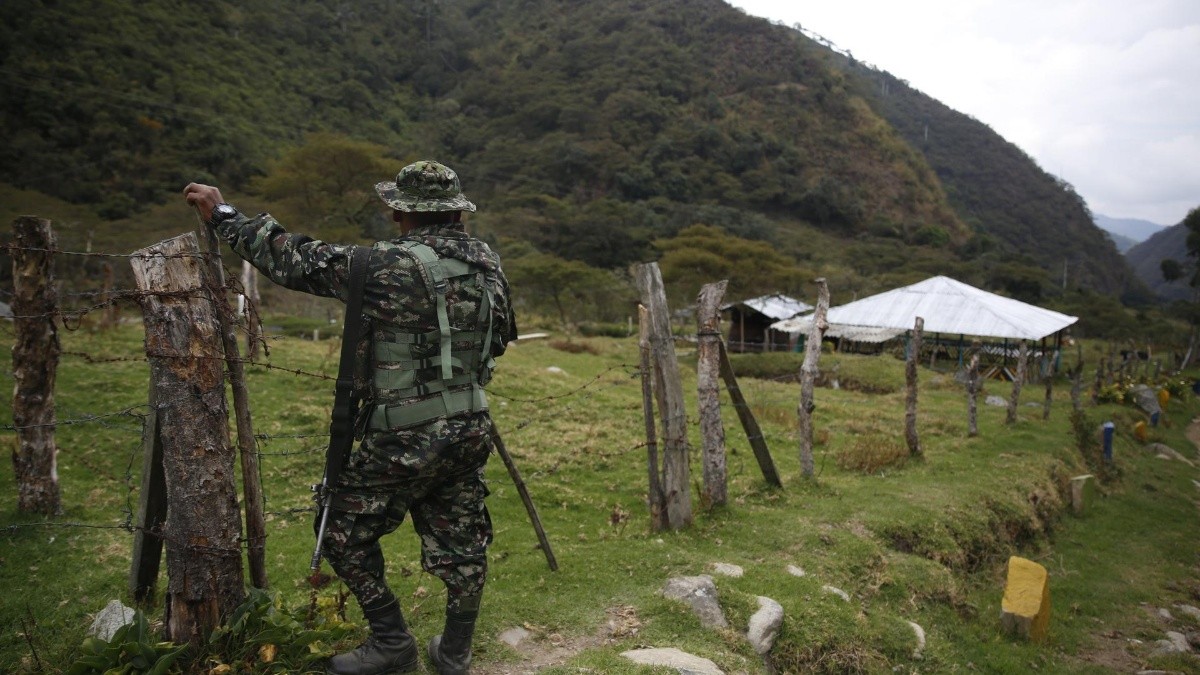Fotografía de archivo de guerrillero de las disidencias de las FARC. (EFE)