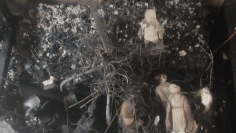 El pesebre quedó destruido tras el incendio. (Bomberos Quito)