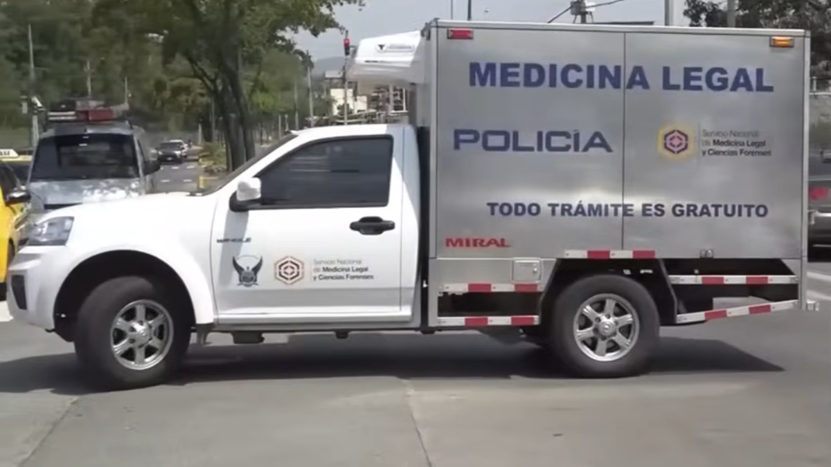 Imagen de archivo. Foto de un carro de Medicina Legal. (Televistazo)