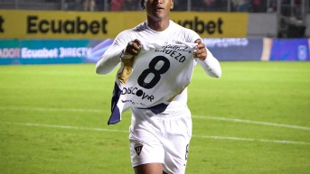Carlos Gruezo celebra un gol con Liga de Quito (Foto: Internet)