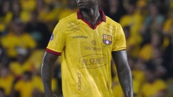 Felipe Caicedo analiza su retiro del fútbol profesional, tras su primer año en Barcelona SC. (API)