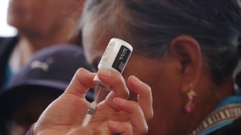 Imagen referencial para graficar un proceso de vacunación. (API)