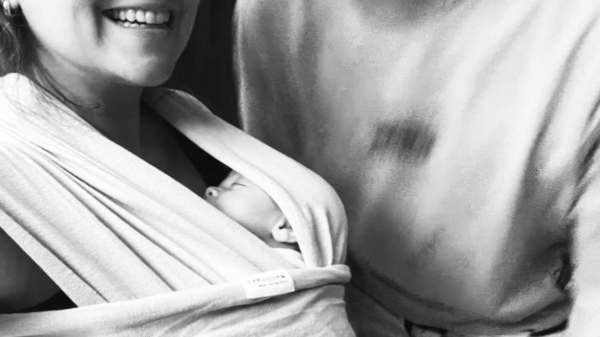 Natalia Lafourcade junto a su hijo y su esposo, Juan Pablo López-Fonseca. (RRSS)