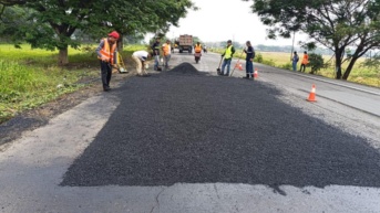 Rehabilitación de la vía E491 Babahoyo–Montalvo. (MIT)