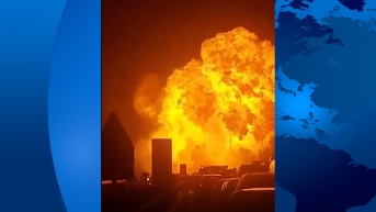 Momento de la explosión de un camión de combustible. (Ecuavisa)