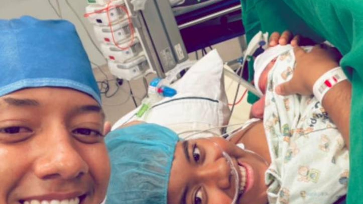 Jombriel y su pareja, Angie Hernández con su hijo en brazos. (RRSS)