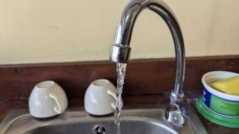 Imagan referencial de un grifo de agua. (Cortesía de Quito Informa)