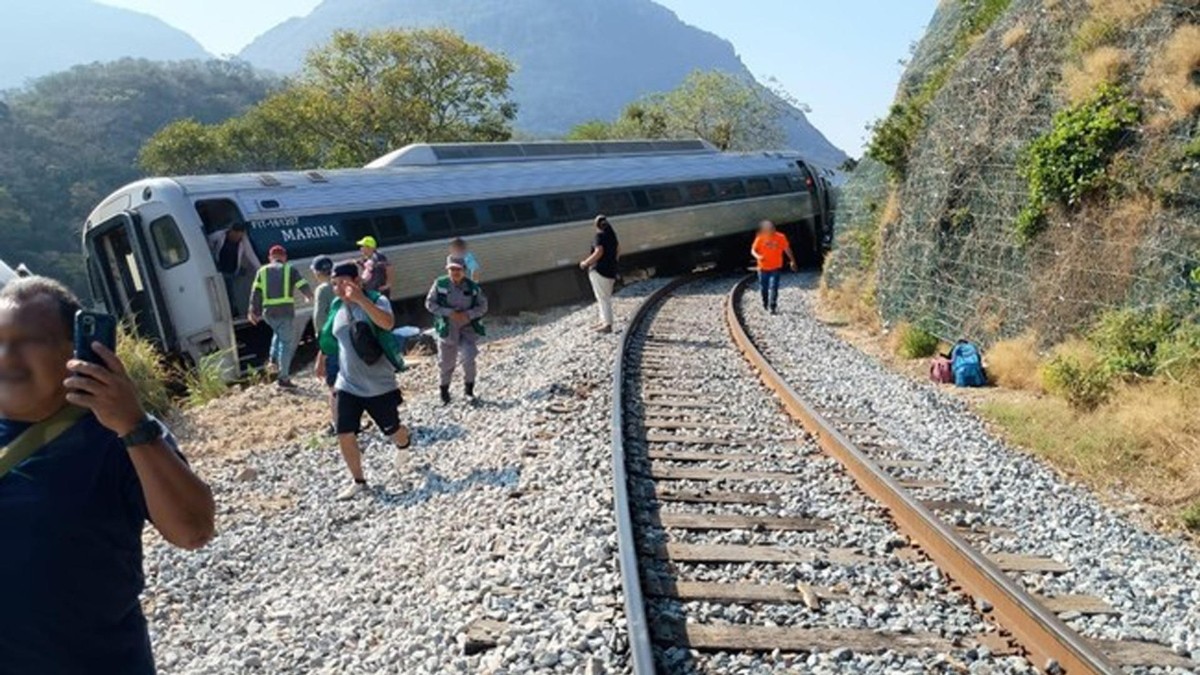 Descarrilamiento del tren Transístmico en el municipio de Asunción Ixtaltepec, en Oaxaca, México