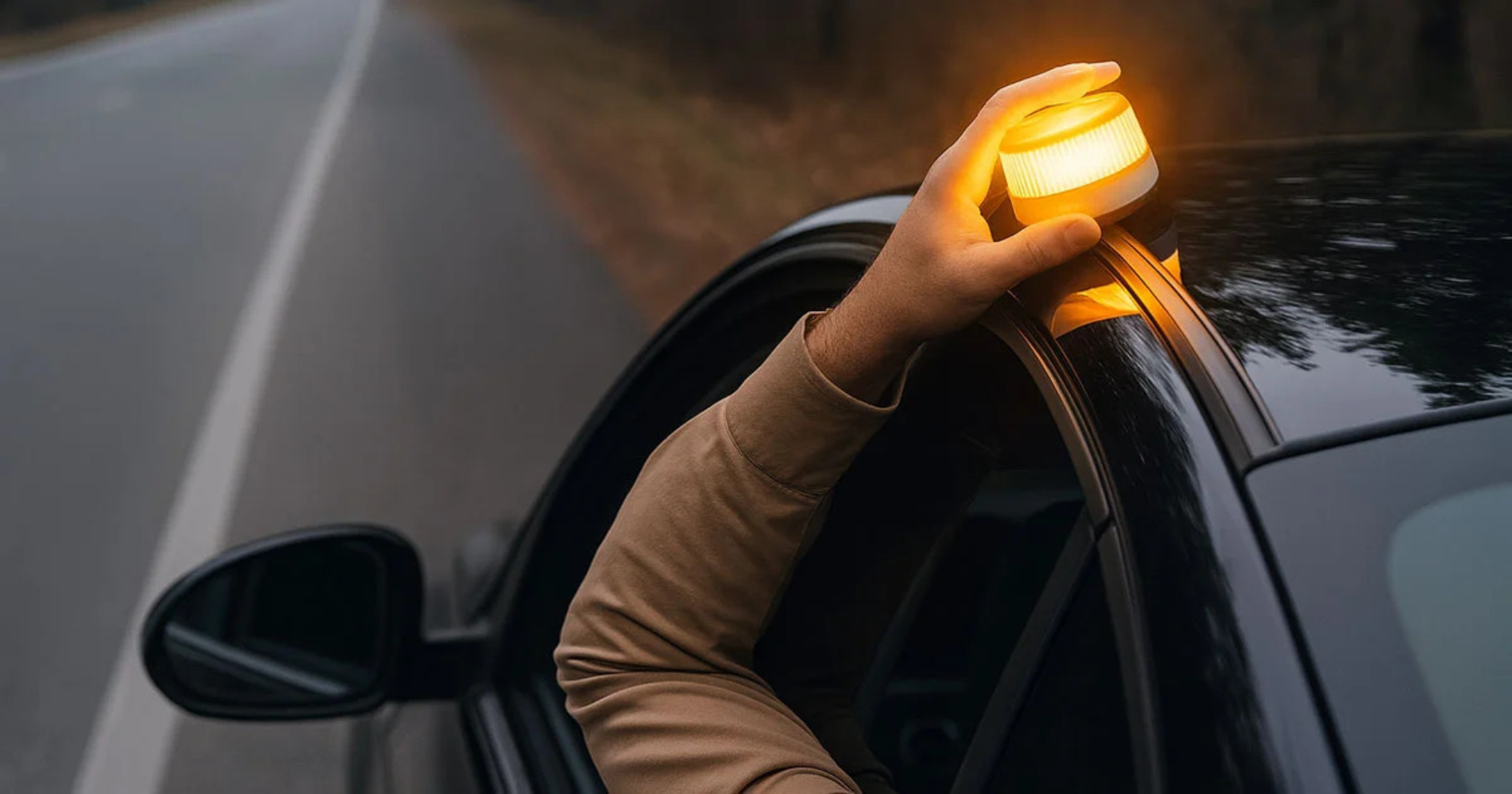 Imagen de archivo de un baliza en un carro.