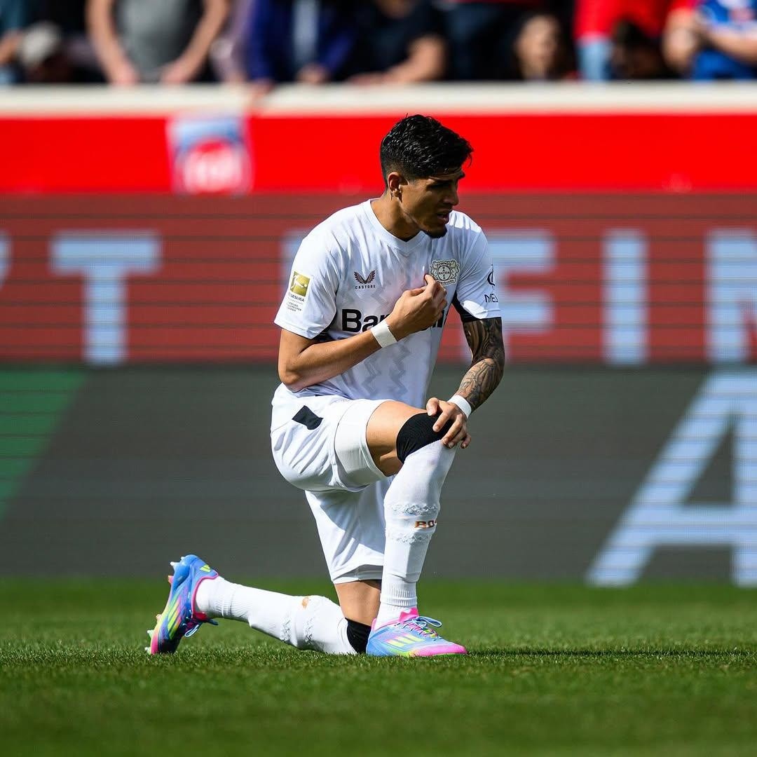 Bayer Leverkusen ya le puso una millonaria cláusula a Piero Hincapié. (Redes sociales)