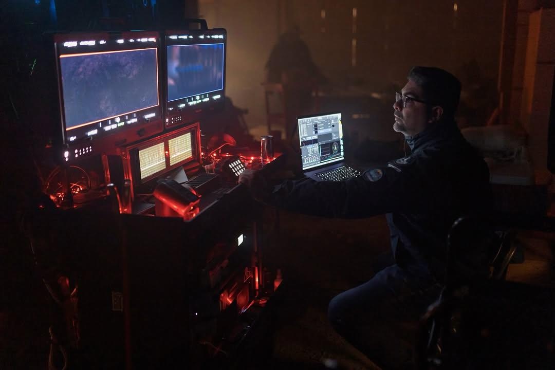 El ecuatoriano Xavier Colamarco en una sala de edición. (Cortesía. Instagram)