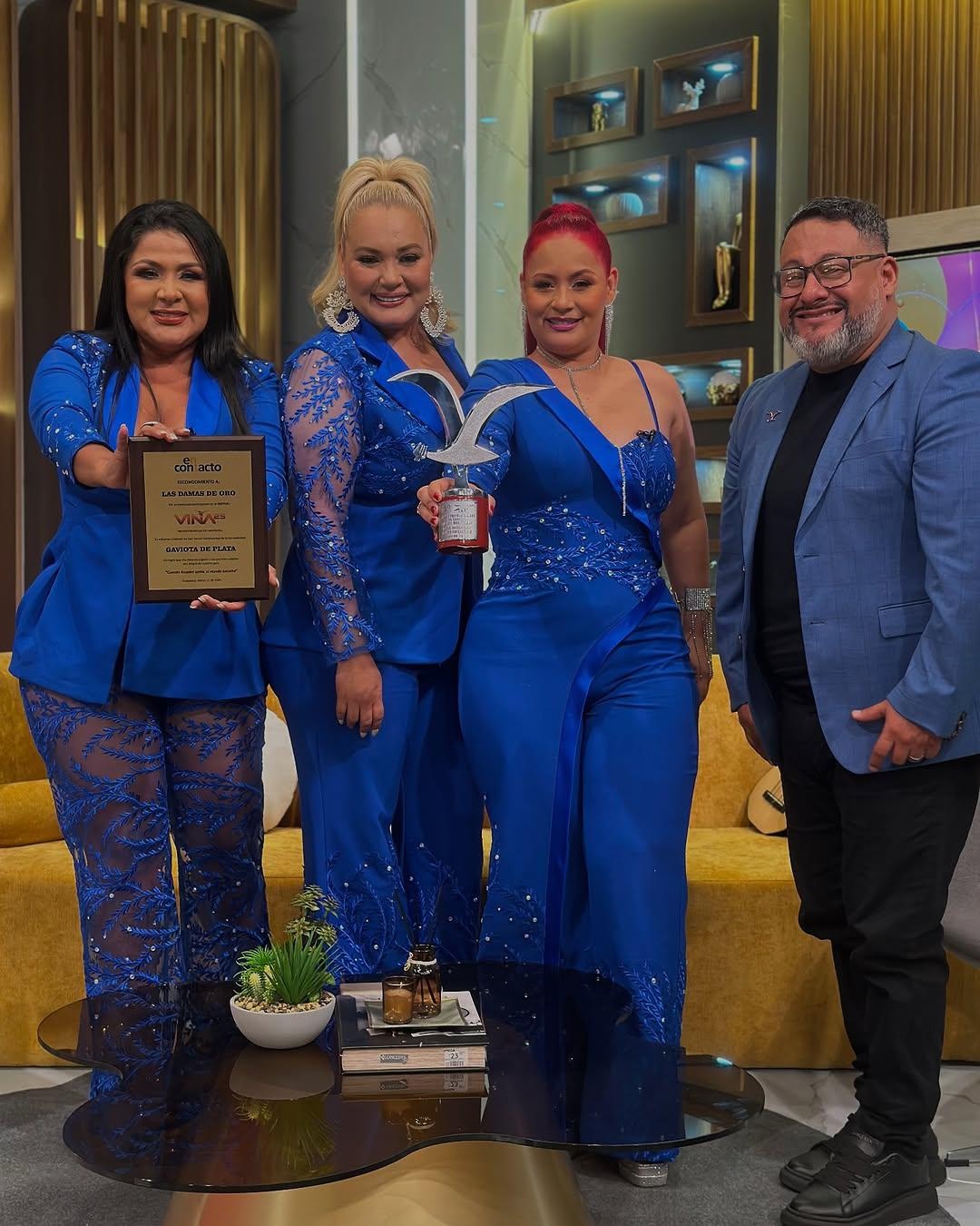 Las Damas de Oro en el set de En Contacto.  (Ecuavisa)