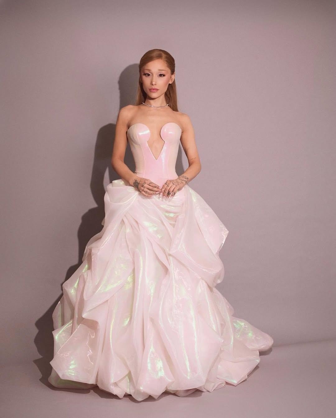 El lado actoral de Ariana Grande quedó patente en su papel de Glinda en Wicked.  (RRSS)