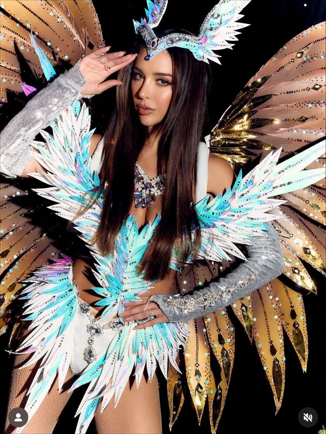 Nadia Mejía y su traje típico inspirado en los piqueros de patas azules de Galápagos.  (RRSS)