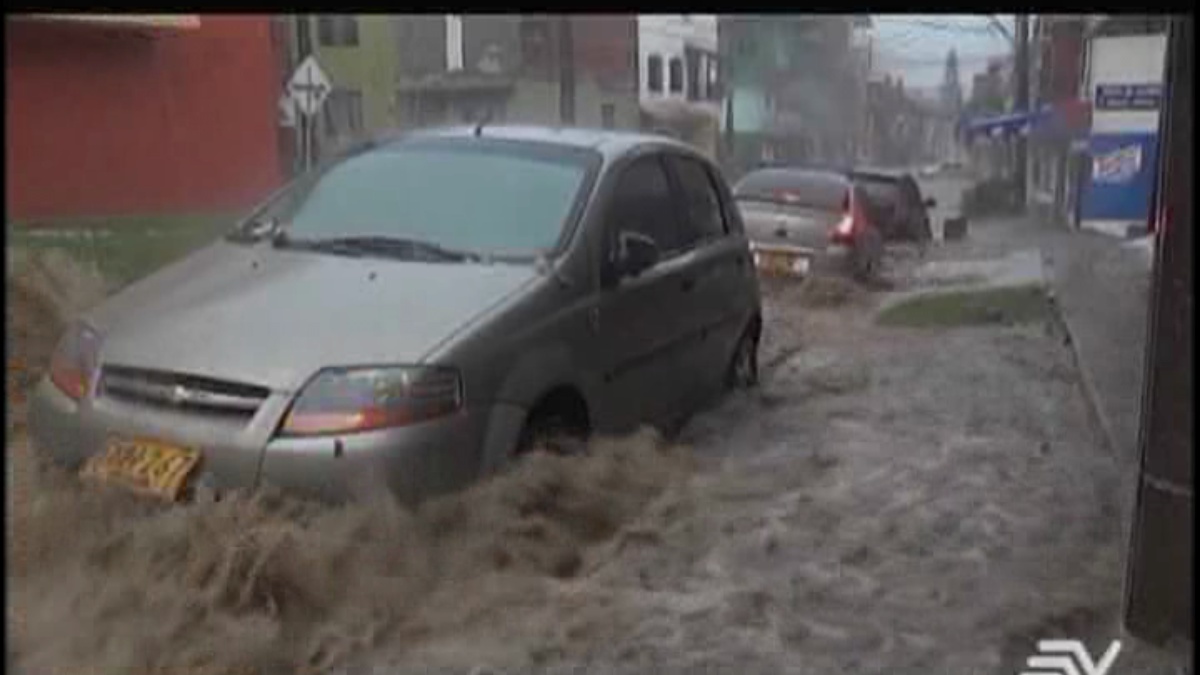 (VIDEO) Intensas lluvias con granizo azotaron Medellín