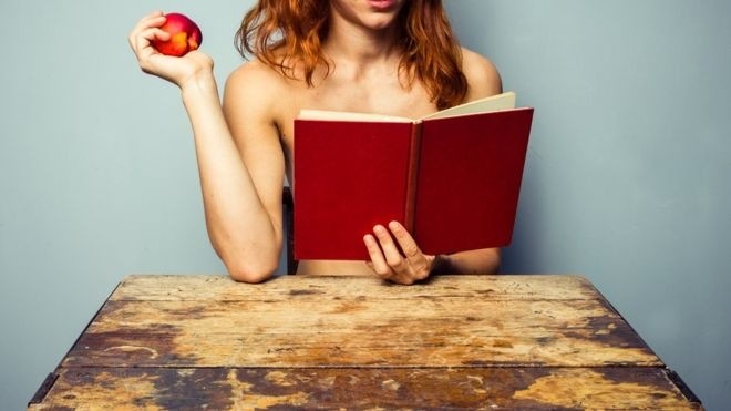 El erotismo está presente en muchas obras literarias, no sólo en la clasificada como literatura erótica.