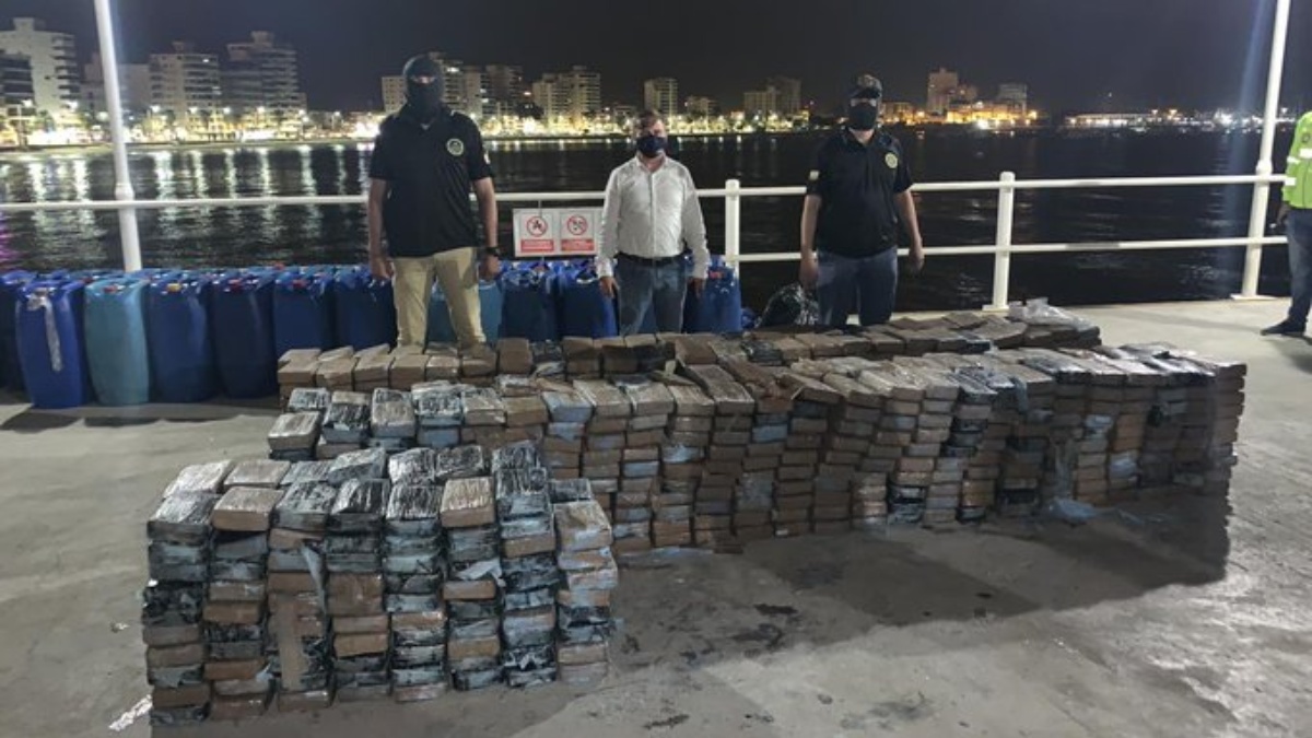 Capturan cerca de Galápagos embarcación con tonelada de cocaína. Foto: Cortesía