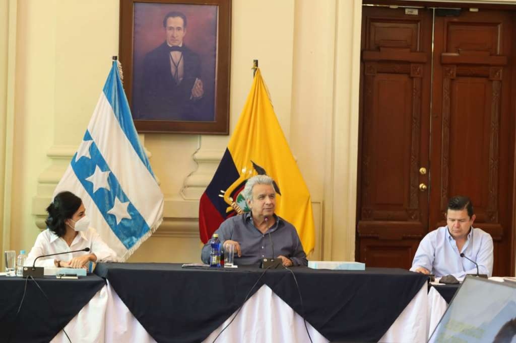 La reducción de sueldos para estos funcionarios ahora será solo del 16.66%. Foto: Tomada de @Lenin