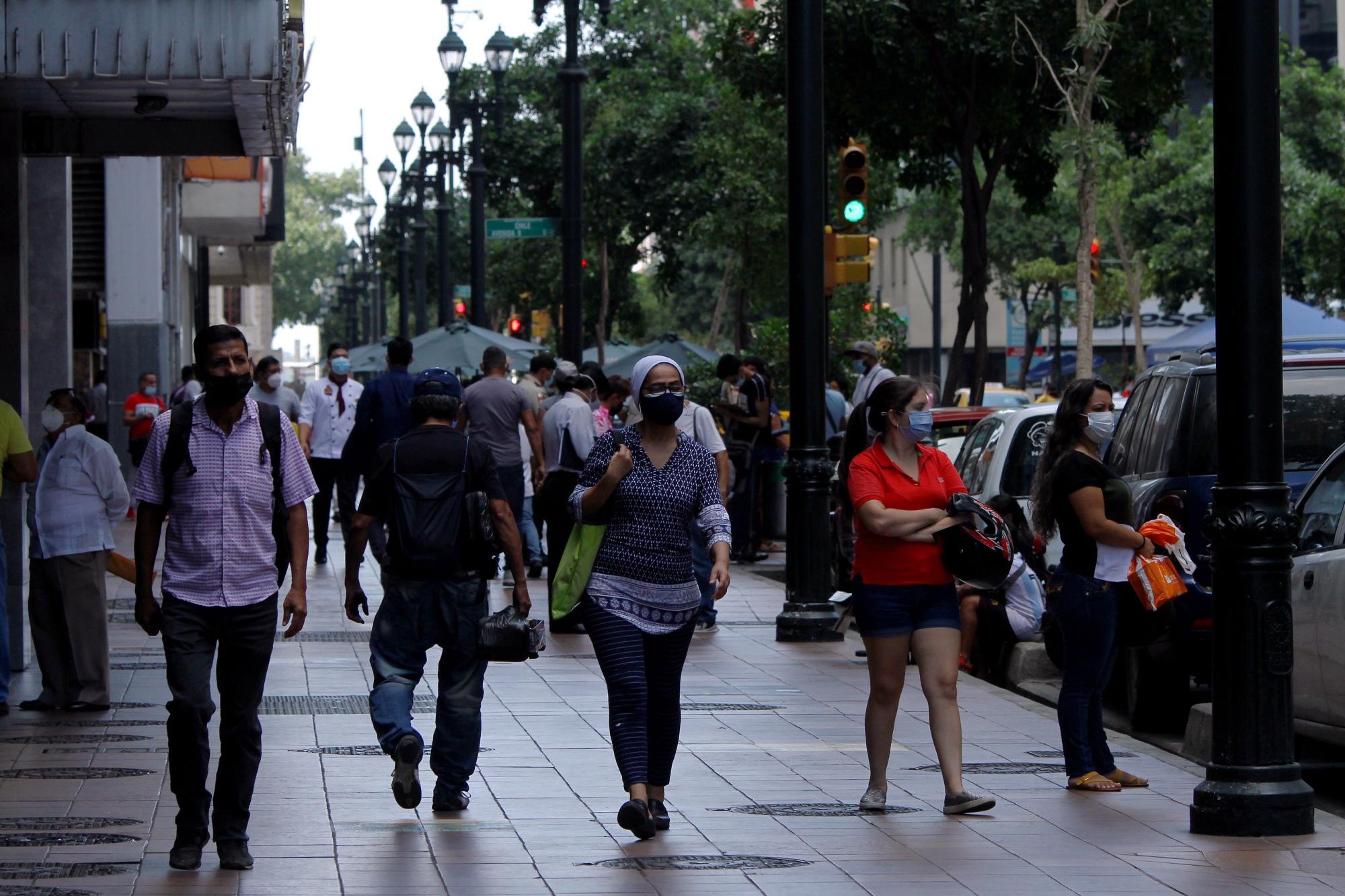 Al momento hay 333.638 ecuatorianos vacunados con las dos dosis. (Foto: API)