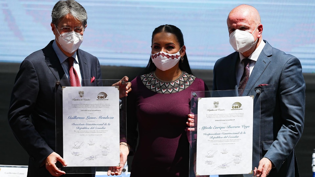 Guillermo Lasso, Diana Atamaint y Alfredo Borrero. (EFE)