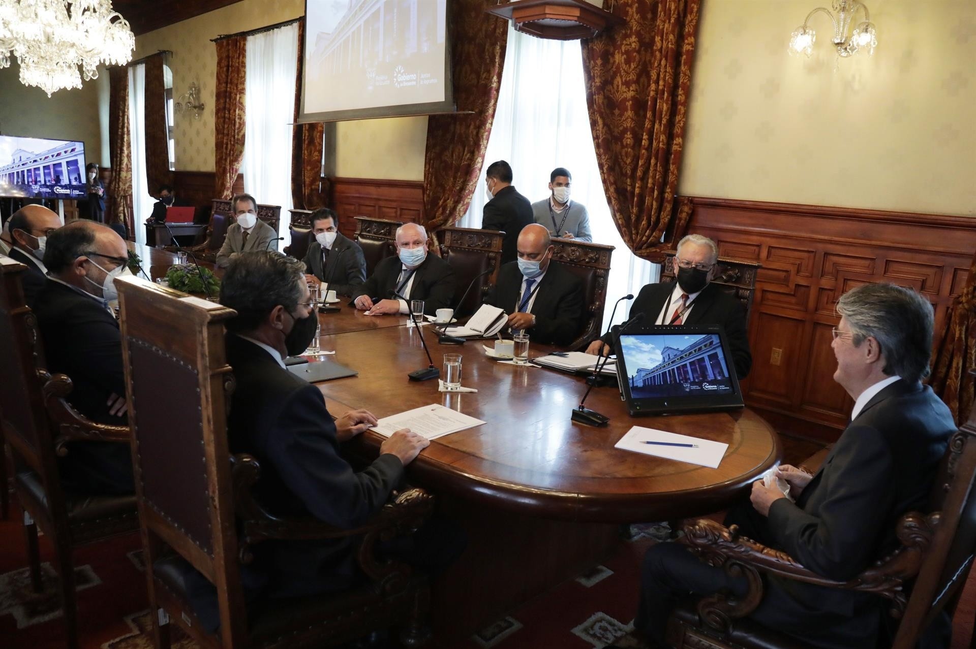 El encuentro tuvo el objetico de fortalecer los lazos entre el Gobierno y estas organizaciones para establecer acciones conjuntas. (Foto: EFE.)