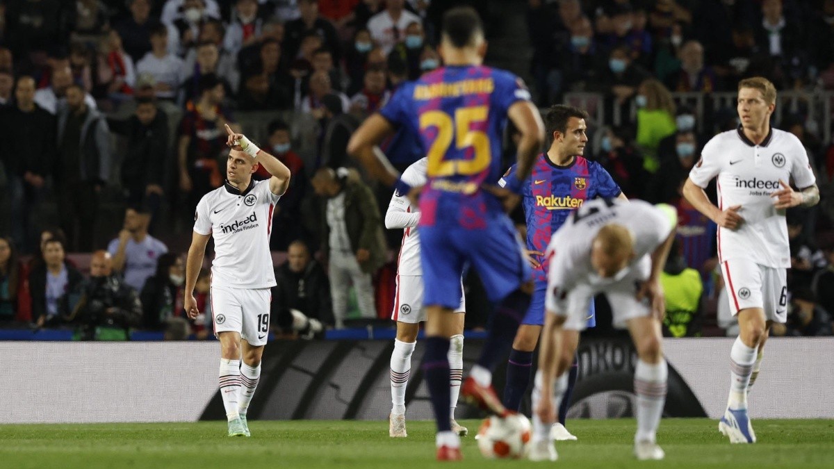 El FC Barcelona quedó eliminado de la Europa League tras caer con el cuadro Eintracht Fráncfort. (EFE)