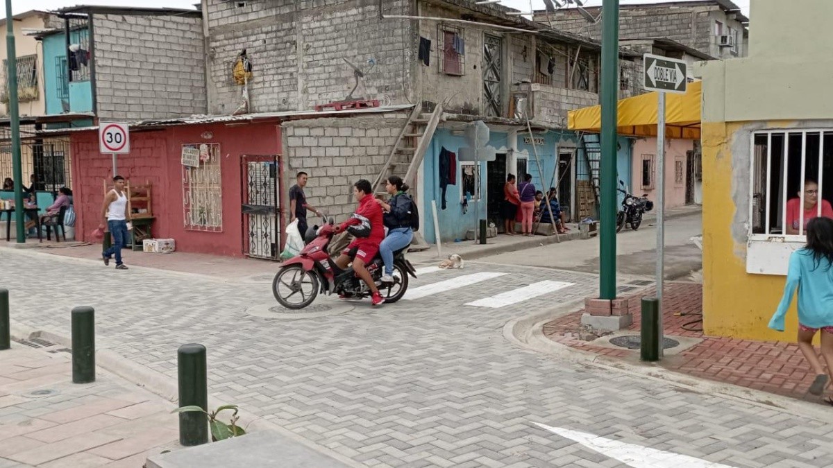 La noche del sábado, alrededor de las 23:30, sujetos abrieron fuego de manera indiscriminada en la cooperativa 5 de Agosto. (Diego Cuenca / Ecuavisa)