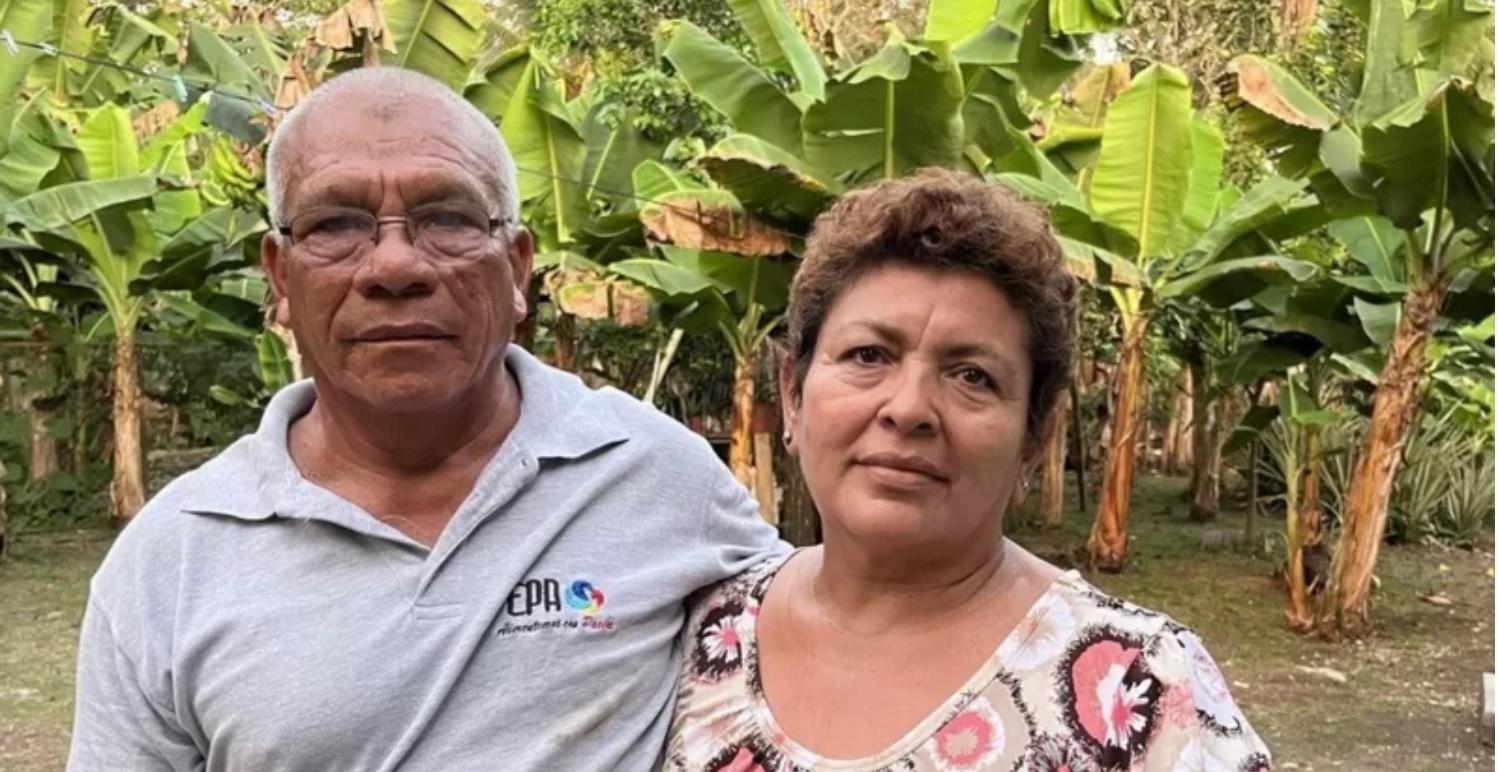 Isabel Coba y su esposa Delvia no pudieron tener hijos.