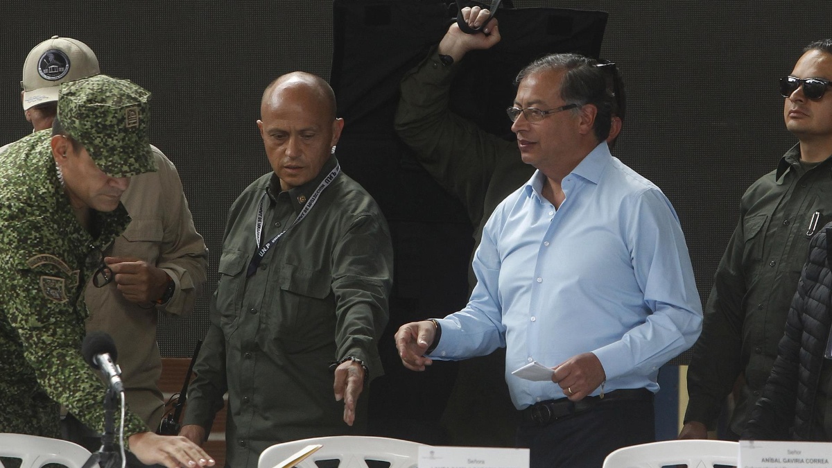 Petro llegó hoy a la instalación del PMU (Puesto de Mando Unificado) Por la Vida en Ituango, Antioquía. (EFE)