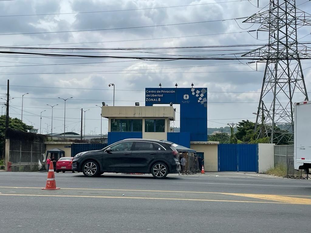 Imagen de archivo de la fachada de la cárcel regional de Guayaquil. (Ecuavisa)