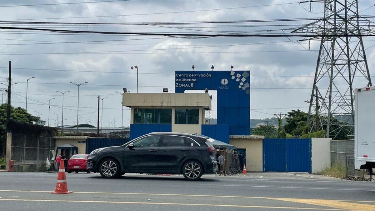 Imagen de archivo de la fachada de la cárcel regional de Guayaquil. (Ecuavisa)