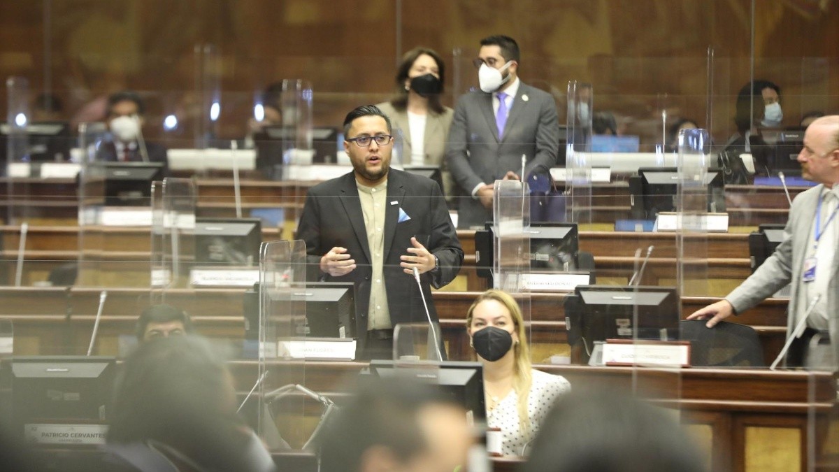 El asambleísta Juan Fernando Flores hizo público el pedido de comparecencias. (Flickr Asamblea)