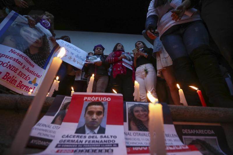 Manifestantes exigen la captura del teniente Germán Cáceres, sospechoso de la muerte de María Belén Bernal