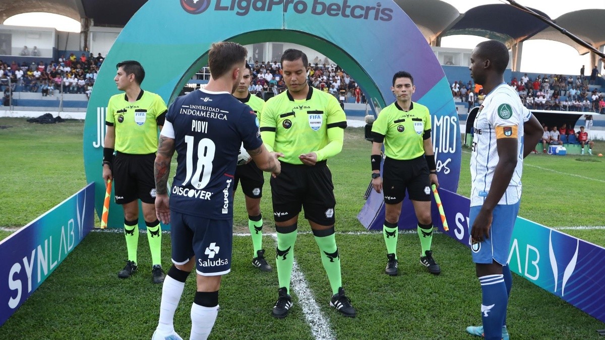 LDUQ busca que el árbitro Marlon Vera no vuelva a pitar en Liga Pro (API)