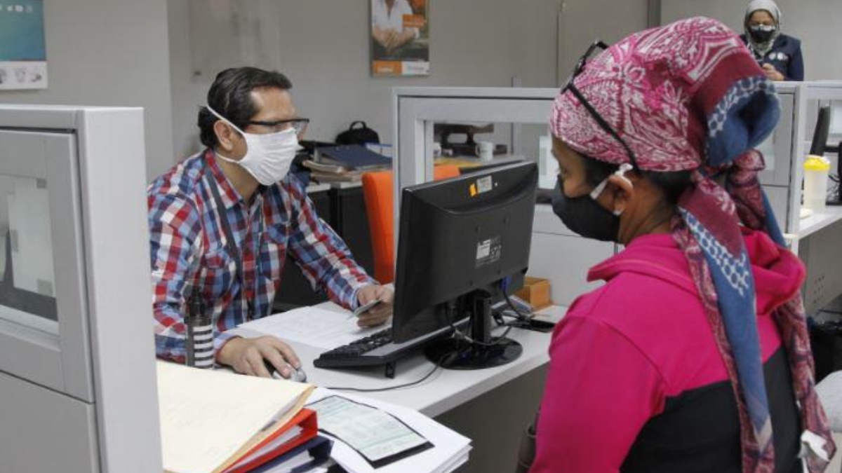 Los beneficiarios pueden consultar de manera presencial en las oficinas del MIES. (Cortesía)